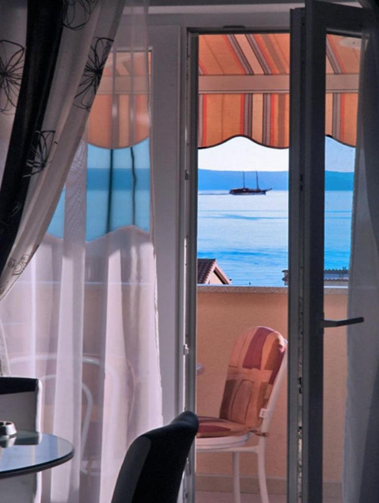 Apartments And Rooms By The Sea Tucepi, Makarska - 6058 ภายนอก รูปภาพ